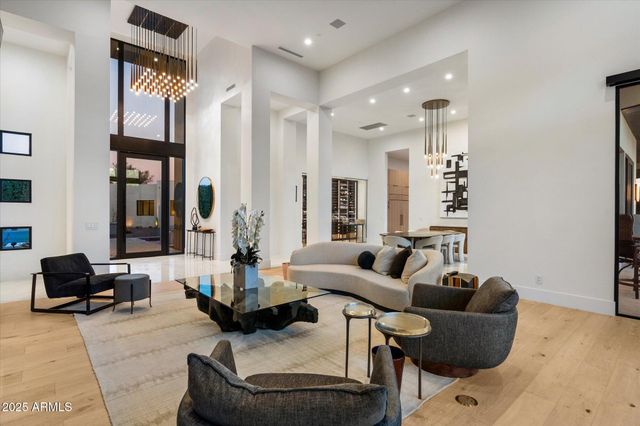 5517 N 68TH Place, Paradise Valley, AZ 85253