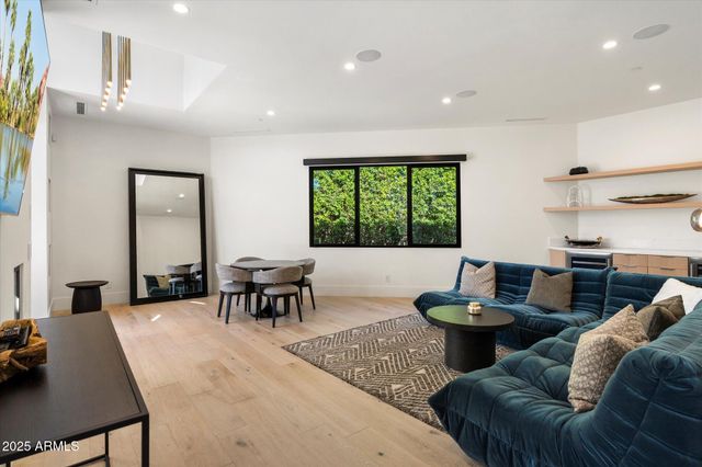 5517 N 68TH Place, Paradise Valley, AZ 85253