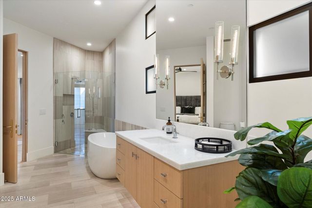 5517 N 68TH Place, Paradise Valley, AZ 85253