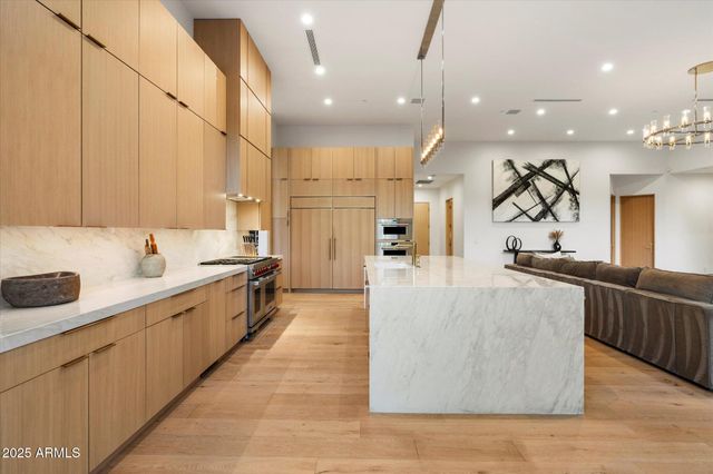 5517 N 68TH Place, Paradise Valley, AZ 85253