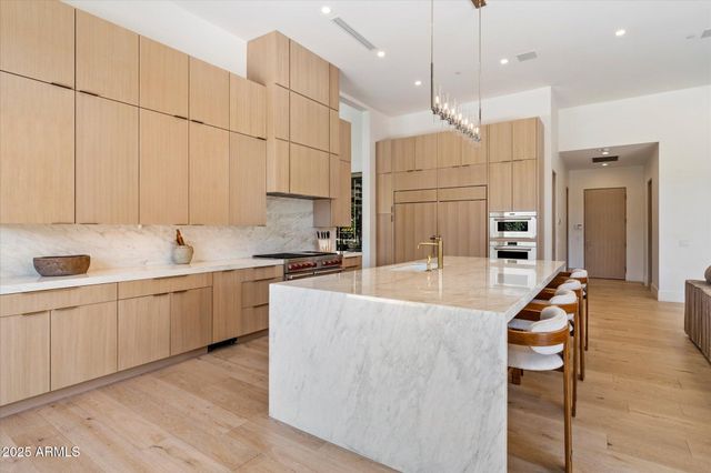 5517 N 68TH Place, Paradise Valley, AZ 85253