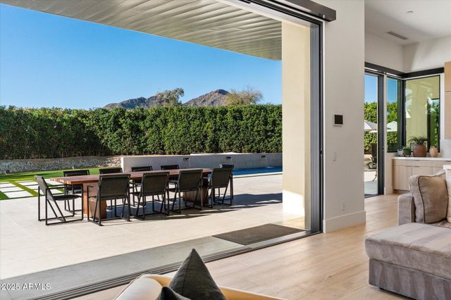 5517 N 68TH Place, Paradise Valley, AZ 85253