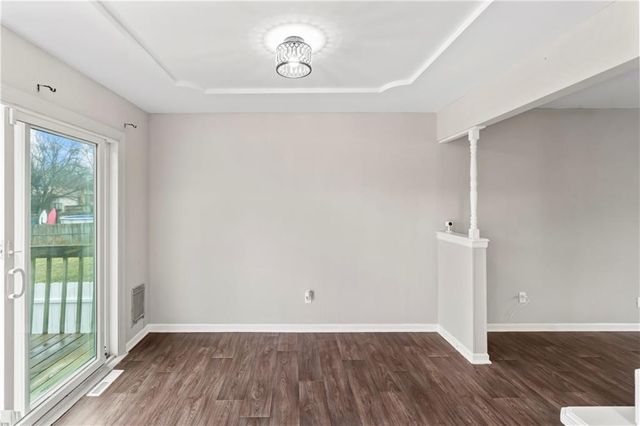 1422 N Blue Mills Road, Independence, MO 64056