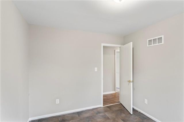 1422 N Blue Mills Road, Independence, MO 64056