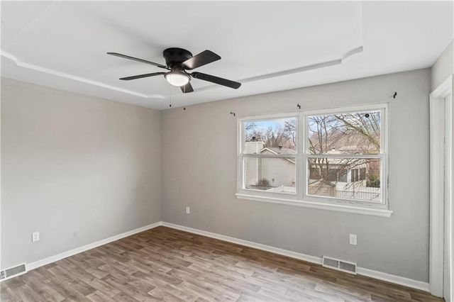 1422 N Blue Mills Road, Independence, MO 64056