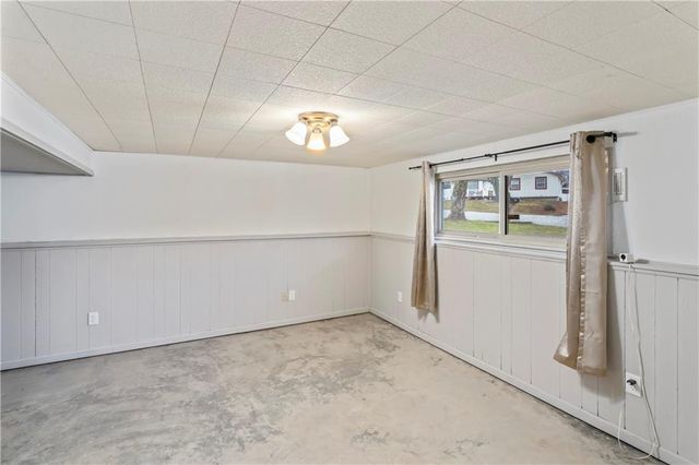 1422 N Blue Mills Road, Independence, MO 64056