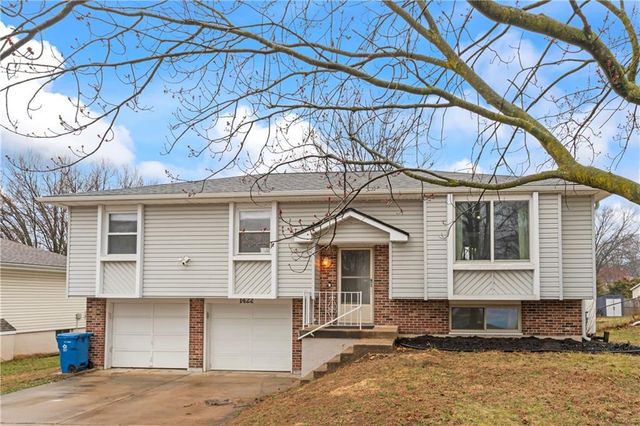 1422 N Blue Mills Road, Independence, MO 64056