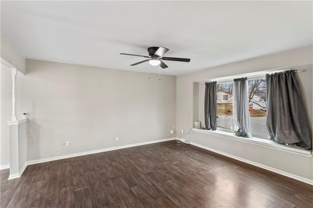 1422 N Blue Mills Road, Independence, MO 64056