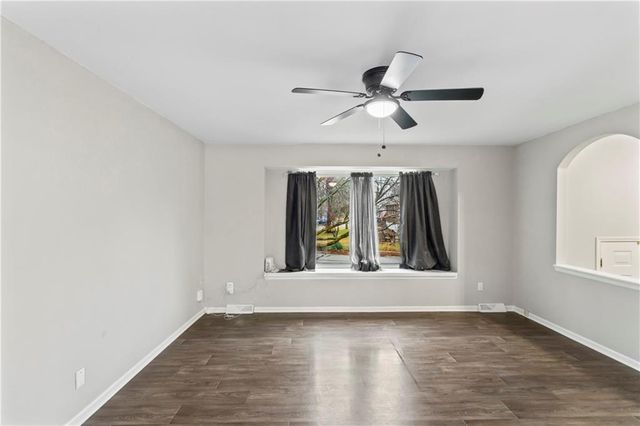 1422 N Blue Mills Road, Independence, MO 64056