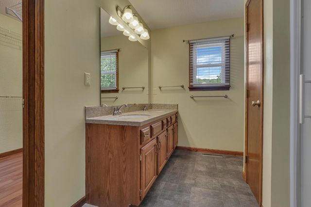 965 Nadine Drive, Heath, OH 43056