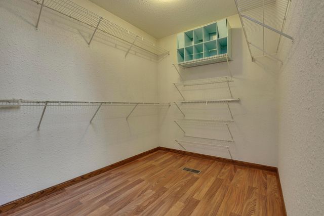 965 Nadine Drive, Heath, OH 43056