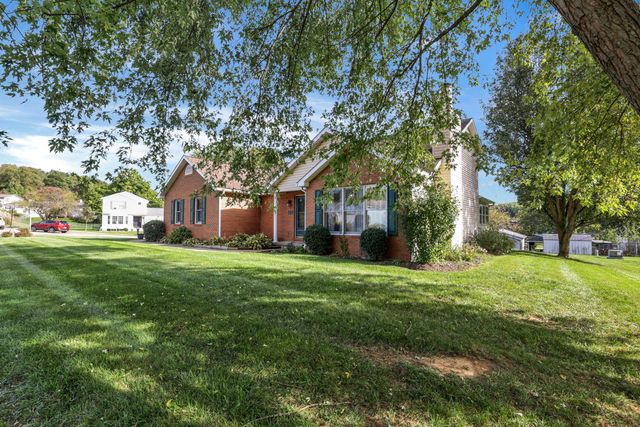 965 Nadine Drive, Heath, OH 43056