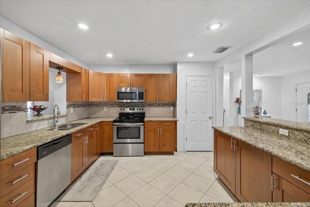 420 LEWIS BOULEVARD SE, St Petersburg, FL 33705