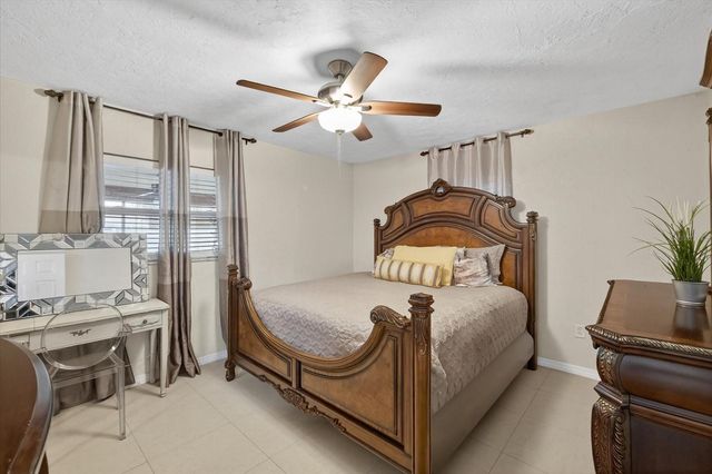 420 LEWIS BOULEVARD SE, St Petersburg, FL 33705