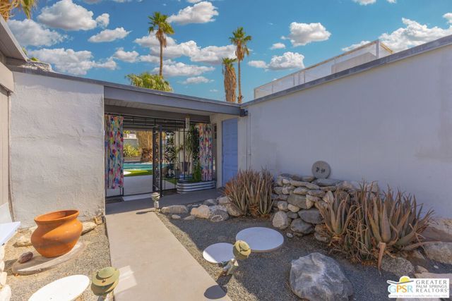 784 E Alexander Way, Palm Springs, CA 92262
