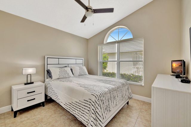 1164 NW Lombardy Drive, Port St Lucie, FL 34986