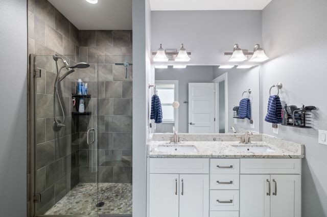 16837 Prairie Drive, Clive, IA 50325