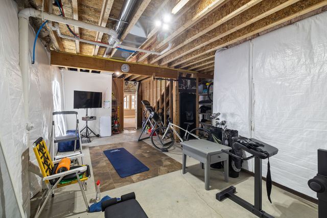 16837 Prairie Drive, Clive, IA 50325