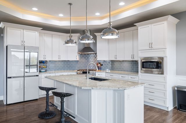 16837 Prairie Drive, Clive, IA 50325