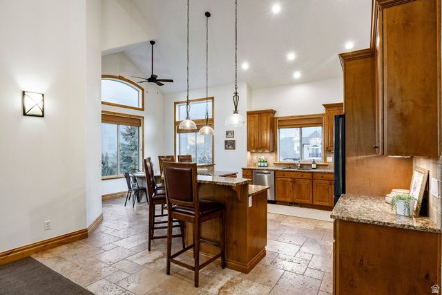 1263 E WILD MAPLE CT, Draper, UT 84020