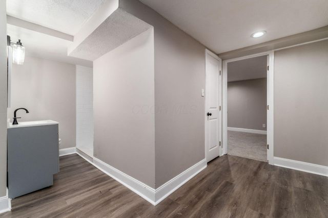 2725 Homecroft Drive, Columbus, OH 43211