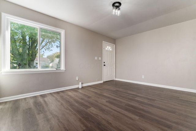 2725 Homecroft Drive, Columbus, OH 43211