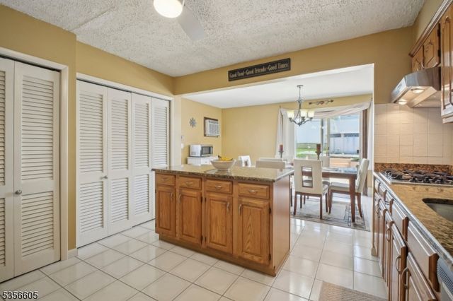 37 Greene Ave, Totowa Boro, NJ 07512
