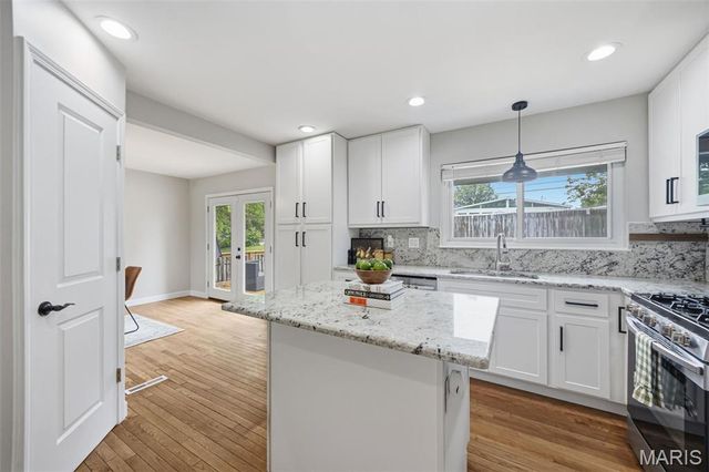 11260 Claywood Drive, St Louis, MO 63126