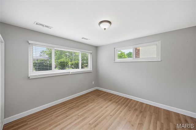 11260 Claywood Drive, St Louis, MO 63126