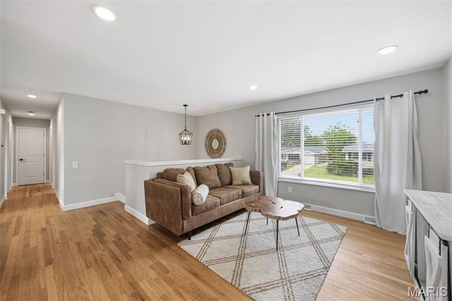 11260 Claywood Drive, St Louis, MO 63126
