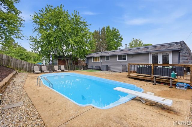 11260 Claywood Drive, St Louis, MO 63126