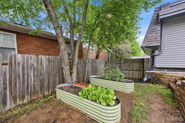 11260 Claywood Drive, St Louis, MO 63126