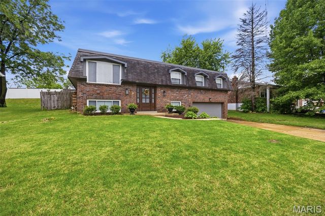 11260 Claywood Drive, St Louis, MO 63126