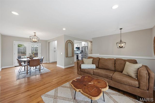 11260 Claywood Drive, St Louis, MO 63126