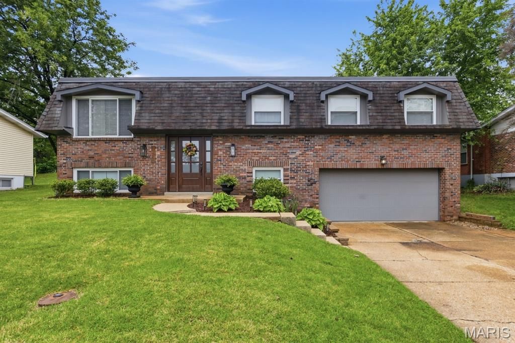 11260 Claywood Drive, St Louis, MO 63126