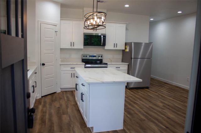 106 Runnels Street B, Willis, TX 77378