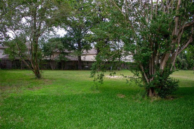106 Runnels Street B, Willis, TX 77378