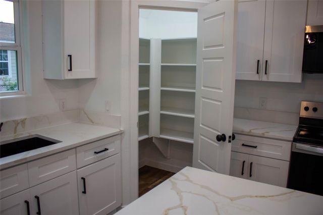 106 Runnels Street B, Willis, TX 77378