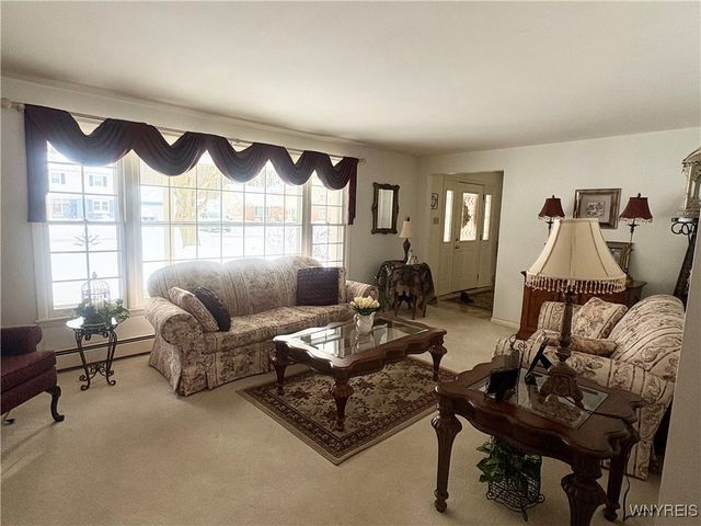 611 Sandlewood Drive, Lewiston, NY 14092