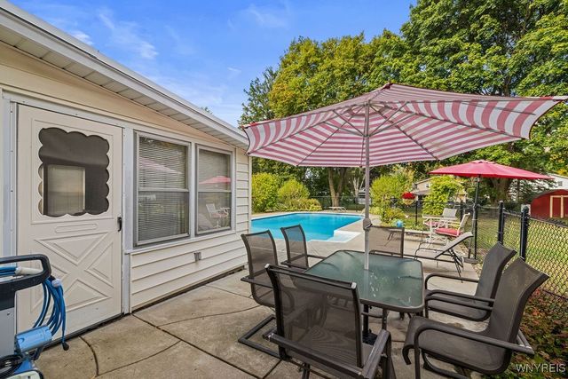 611 Sandlewood Drive, Lewiston, NY 14092