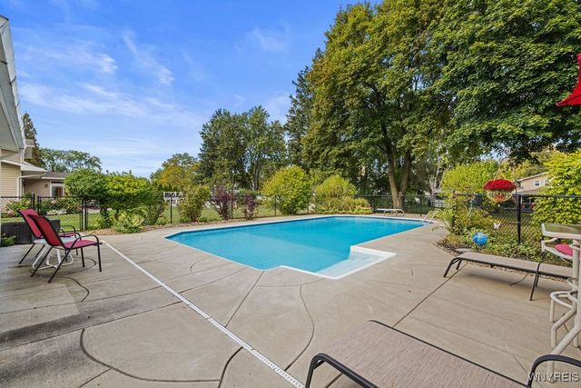 611 Sandlewood Drive, Lewiston, NY 14092