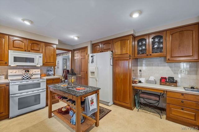 611 Sandlewood Drive, Lewiston, NY 14092