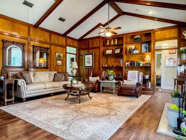 3654 Sessions Dr, Baton Rouge, LA 70816