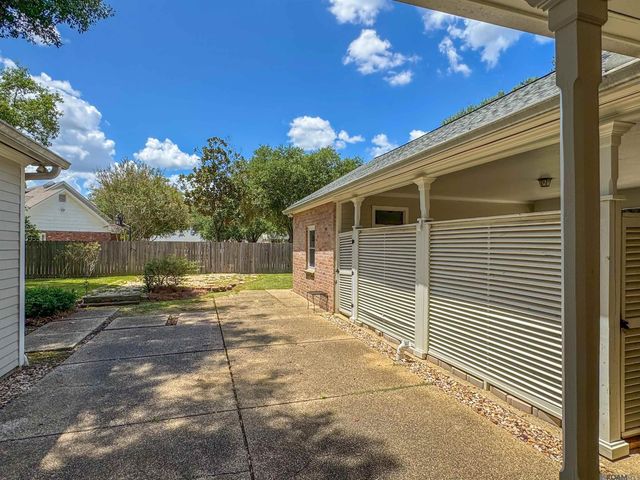 3654 Sessions Dr, Baton Rouge, LA 70816