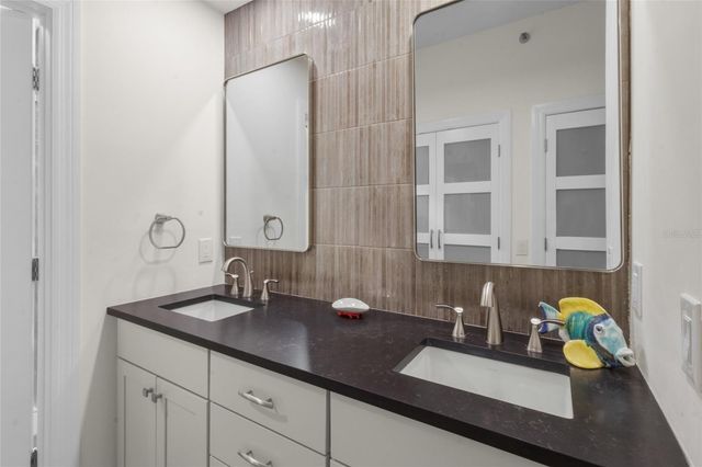 615 DREAM ISLAND PLACE 105, Longboat Key, FL 34228