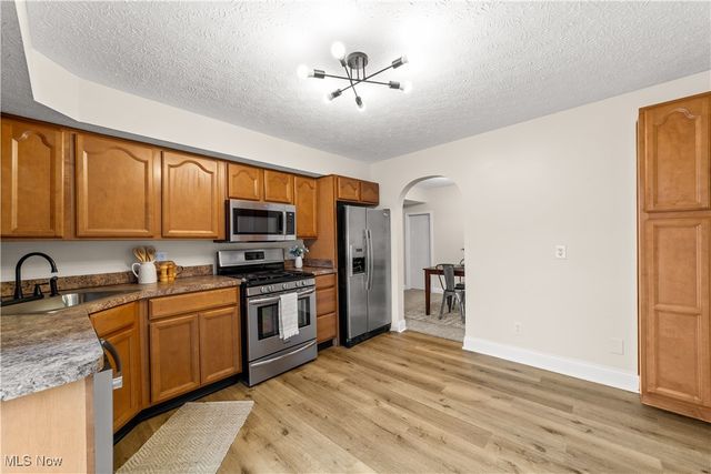 5909 Main Avenue, North Ridgeville, OH 44039