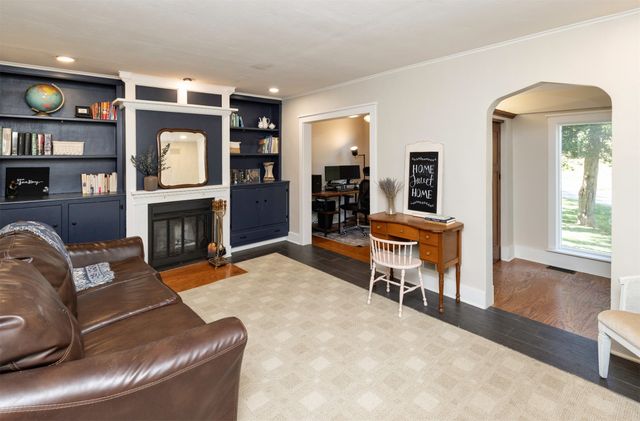 4690 NW Lovington Drive, Des Moines, IA 50310