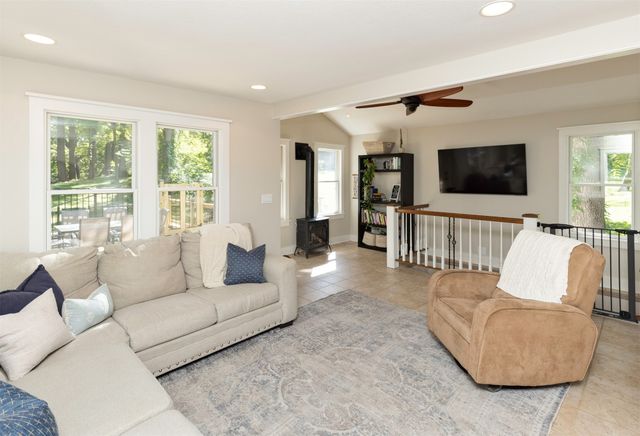 4690 NW Lovington Drive, Des Moines, IA 50310