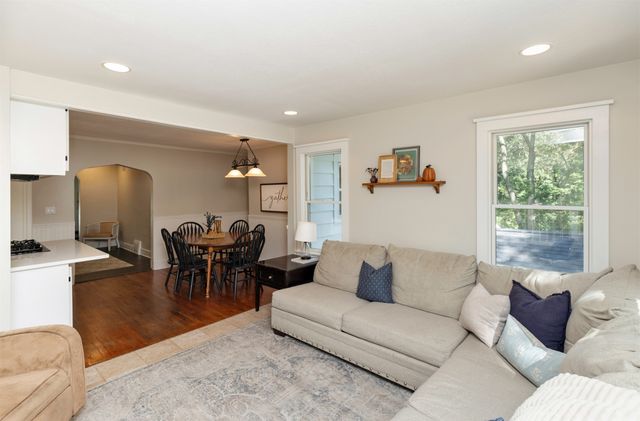 4690 NW Lovington Drive, Des Moines, IA 50310