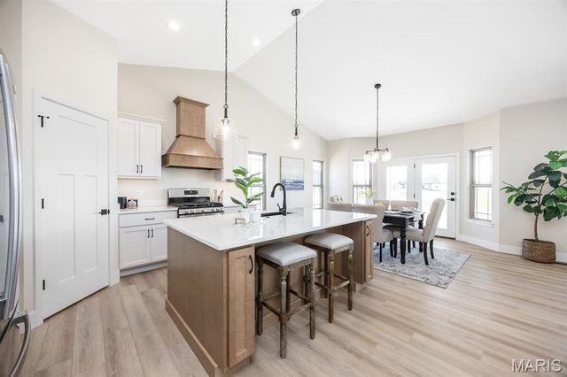 3740 Golfview Circle, Shiloh, IL 62221